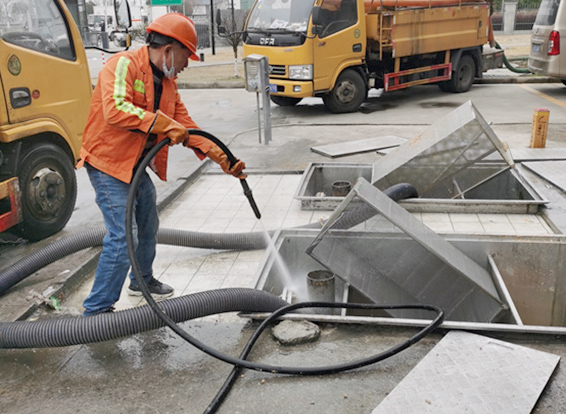 黄潭镇隔油池清理